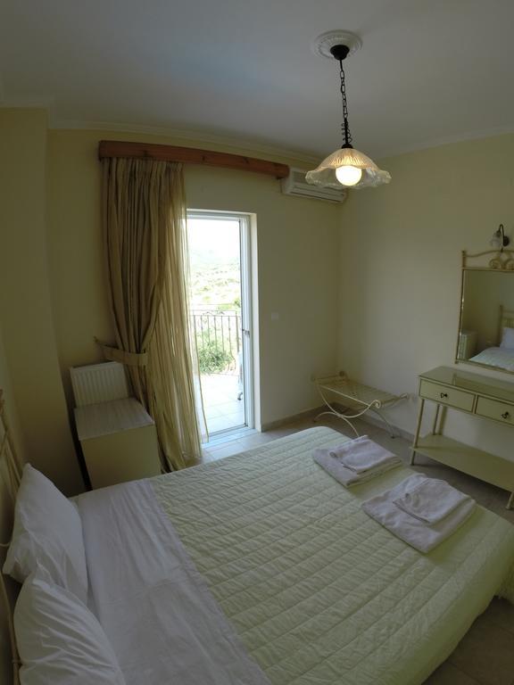 Irini'S Villa Argostoli  Zimmer foto